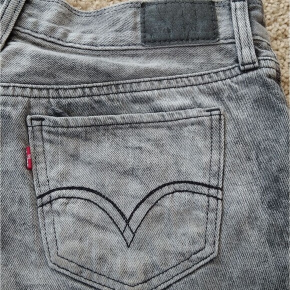 Levi's Gray Jean Distressed Shorts - Picture 5 of 6